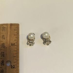 Vintage simple pearl clip on earrings